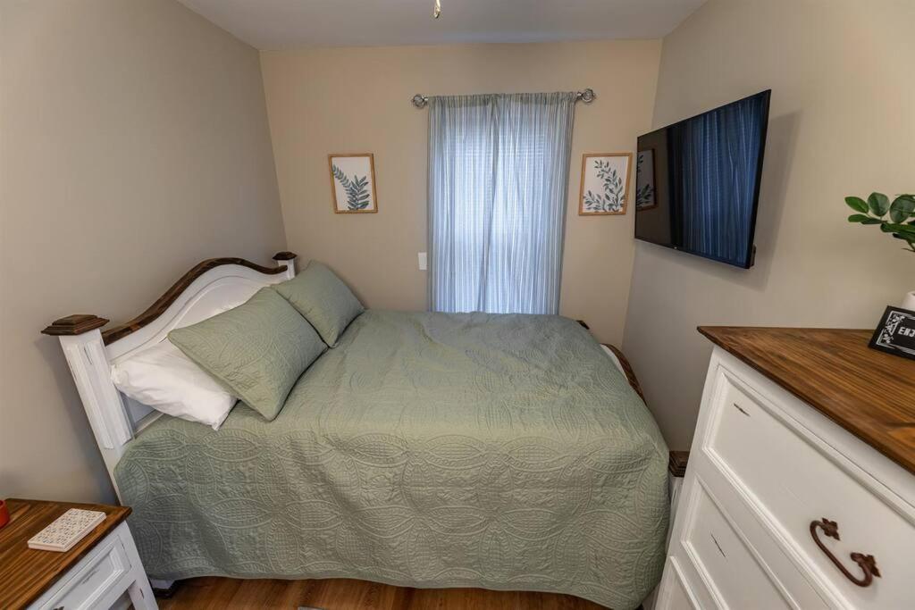 The Cardinal Nest A Cozy Cottage On Main St Saint Charles المظهر الخارجي الصورة
