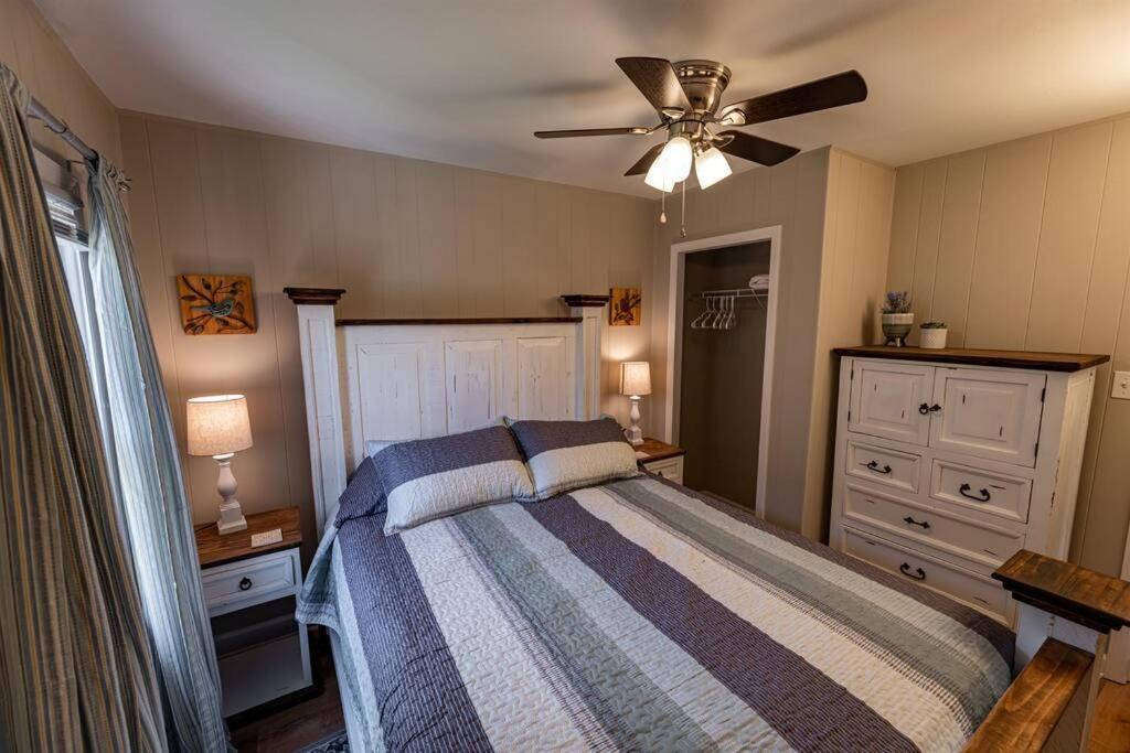 The Cardinal Nest A Cozy Cottage On Main St Saint Charles المظهر الخارجي الصورة