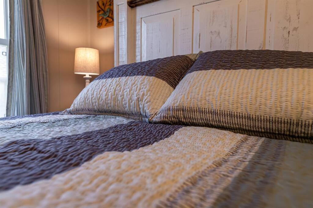 The Cardinal Nest A Cozy Cottage On Main St Saint Charles المظهر الخارجي الصورة